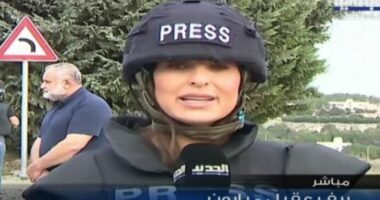 VIDEO/ Po raportonte live në kufirin Izrael-Liban, momenti kur një raketë bie pak metra larg gazetares