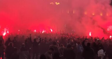 VIDEO/ Ultrasit e PSG “zaptojnë” Milanon, “Piazza Duomo” “skuqet” nga francezët