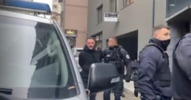 Arrestohet Dardan Molliqaj/ Kosovë, kreu i PSD ishte në protestën kundër kryetares së Gjykatës Speciale