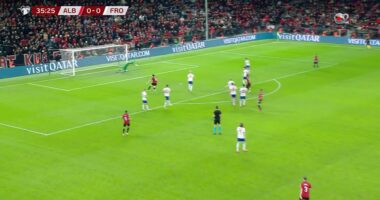 VIDEO/ &ldquo;Legjionar&euml;t&rdquo; zgjohen n&euml; fund, mbyllet me rezultatin e &ldquo;bardh&euml;&rdquo; pjesa e par&euml; n&euml; Shqip&euml;ri-Ishujt Faroe