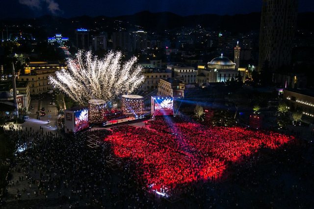 Nga Luiz Ejlli dhe Noizy te Elgit Doda dhe Romeo, Veliaj zbulon surprizat e koncertit të Natës së Bardhë