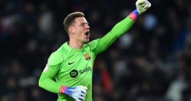 Dëmtimi në shpinë e la jashtë fushës së blertë, Ter Stegen zgjedh operimin