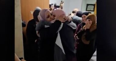 U lirua prej marrëveshjes, takimi emocionues i nënës palestineze me të bijën 10 vite pasi ra në burg