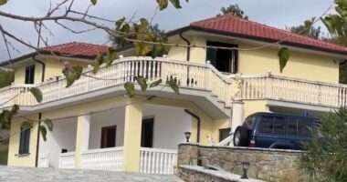 Lezhë/ I zoti i shtëpisë kap “mat” hajdutët, dhunojnë 52-vjecarin teksa largohen