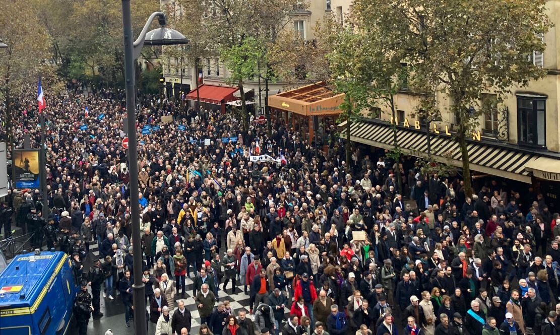 VIDEO/ Mbi 100 mijë persona protestojnë kundër antisemitizmit në Paris