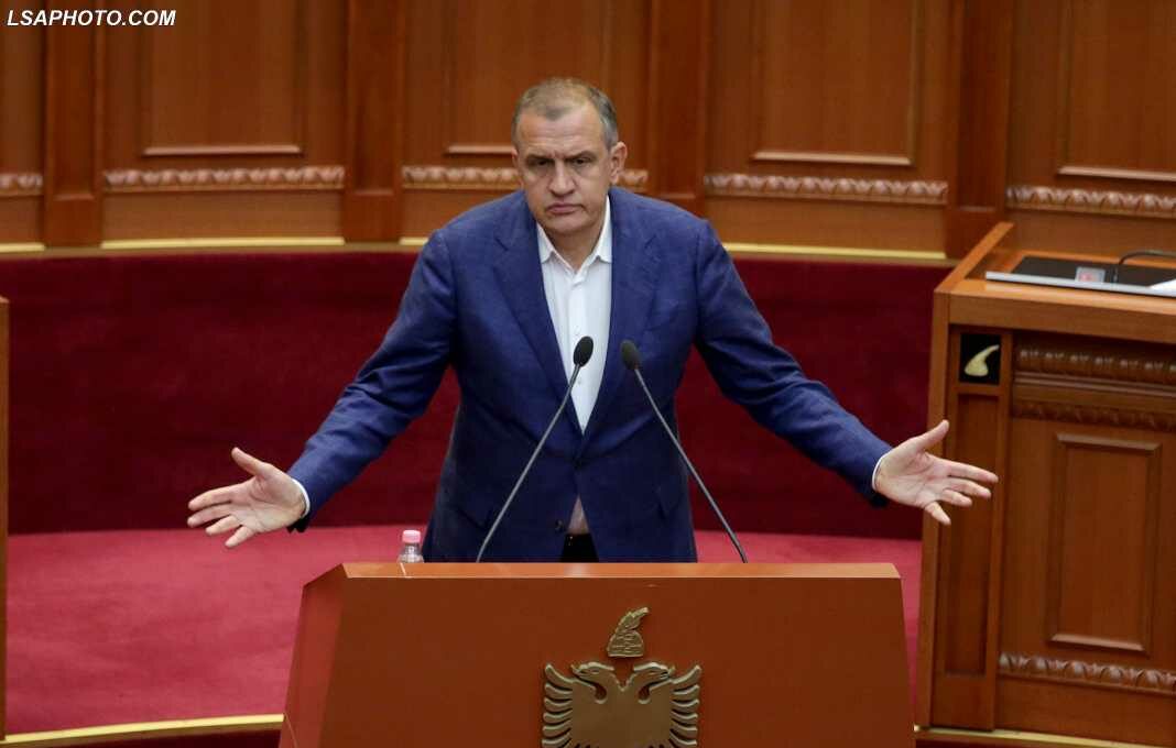 Beqaj jep dorëheqjen/ Drejtonte Agjencinë për Ndihmat e Huaja