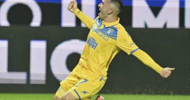 “I lumtur te Frosinone”, Ibrahimovic kërkon të takohet me “idhullin” e tij: Zlatan është një nga modelet e mia