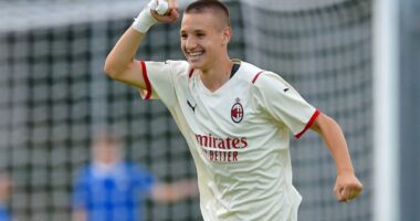 Milan i “gjymtuar”, Pioli mendon “bomberin” e akademisë për sfidën ndaj Fiorentina