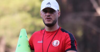 Humbja ndaj Bylysit fatale, Emiljano Çela “braktis” stolin e Flamurtarit