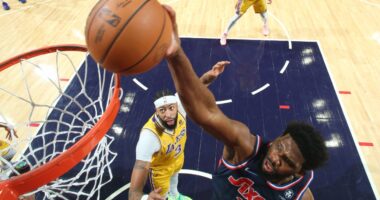 NBA/ Fitojn&euml; favorit&euml;t, Philadelphia dhe Denver tregojn&euml; forc&euml;n, bien Lakers dhe Clippers