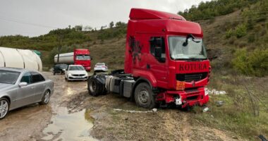 Reshjet e dendura të shiut, një banesë rrezikohet nga rrëshqitja e dherave në Librazhd