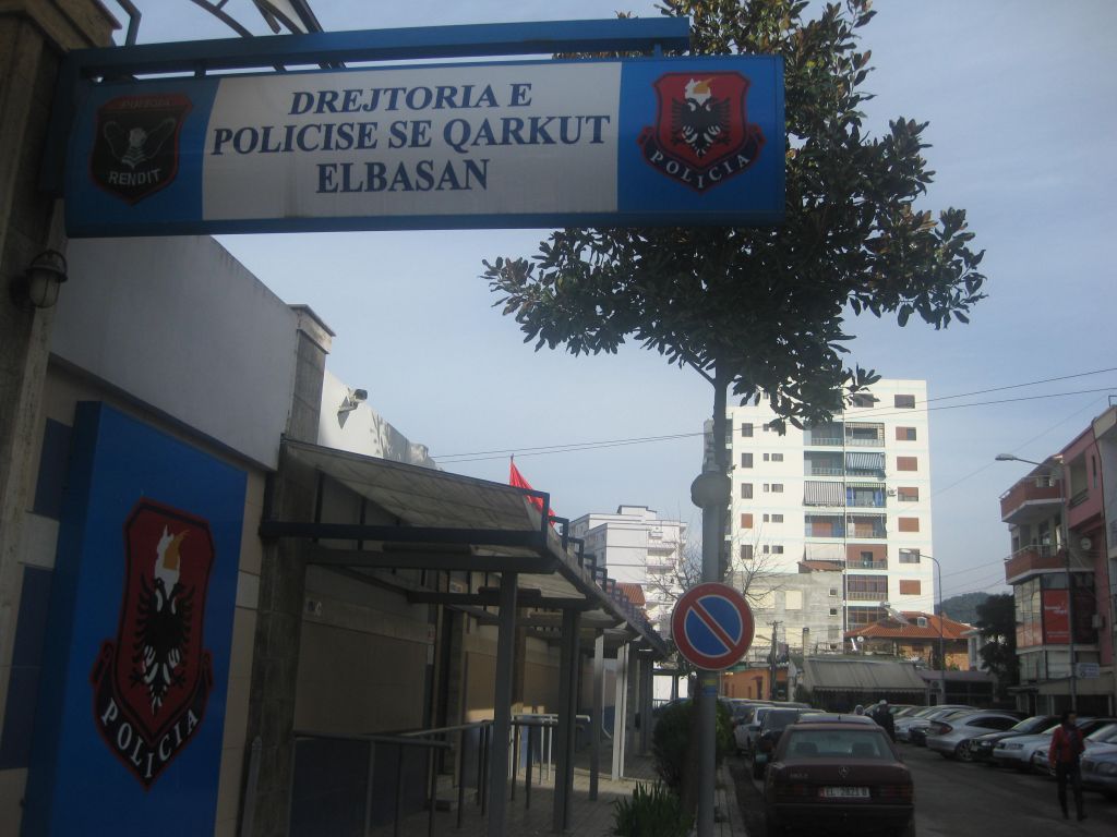 I dënuar me 6 muaj burg për grabitje, arrestohet në Elbasan 58-vjeçari