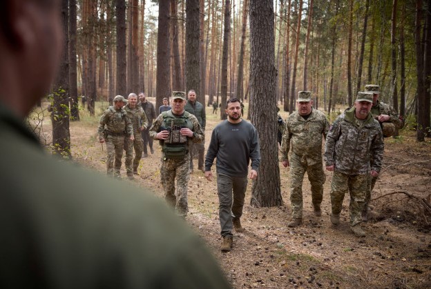 Më shumë se 30 mijë ushtarë ukrainas janë vrarë që nga fillimi i luftës me Rusinë