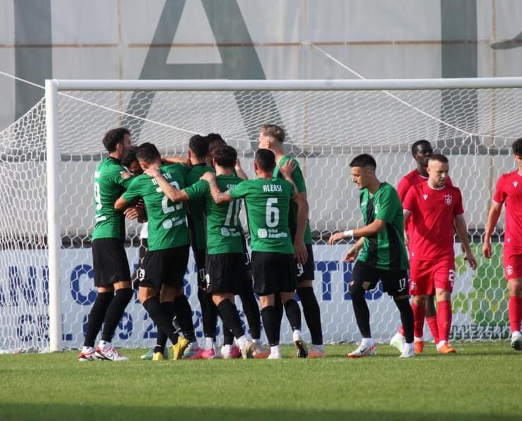 Tragjedia në Superligë/ Kapiteni i Egnatias ndërroi jetë në fushë, FSHF: Anulohen ndeshjet e fundjavës
