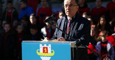 Dita e ngritjes së flamurit në Durrës/ Presidenti Begaj: Qyteti i parë i Rilindjes sonë