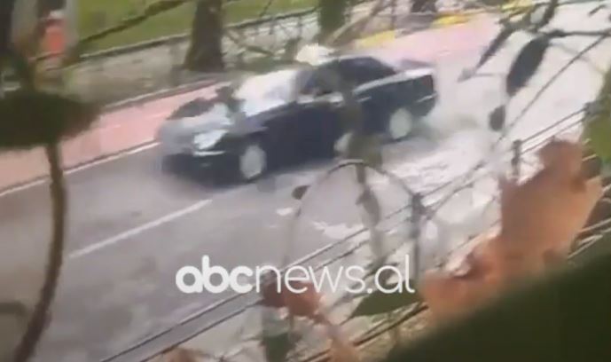 VIDEO/ Pamje nga aksidenti me dy të plagosur pranë Kryeministrisë