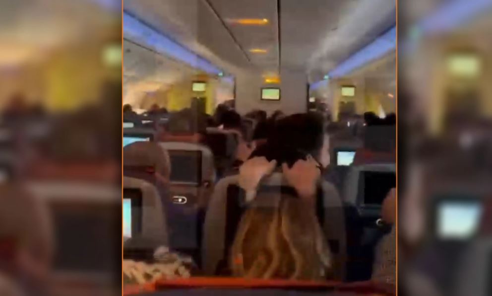 VIDEO/ Turbulencat shkaktojnë panik në avion gjatë fluturimit