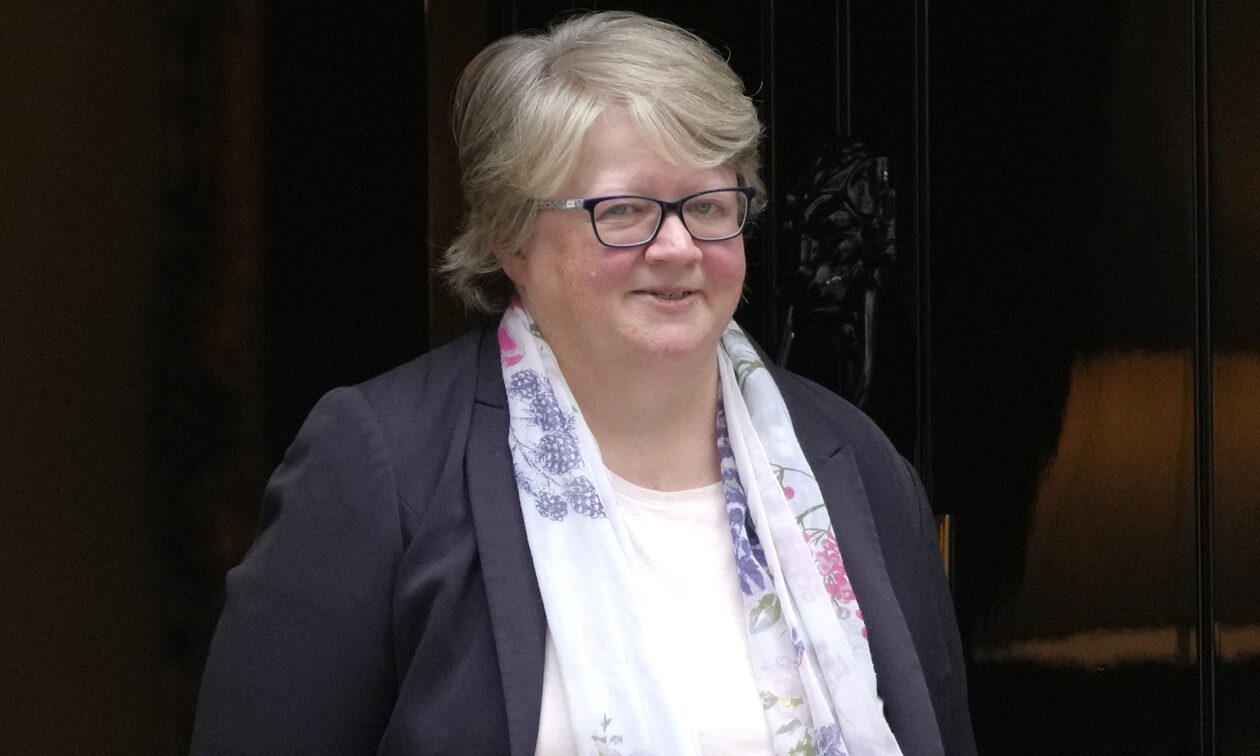 Jep dorëheqjen sekretarja britanike e Mjedisit Therese Coffey