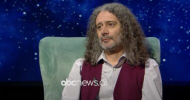 “Luljeta Lleshanaku do bëj punë më të mirë se Rudolf  Marku”, Çunga: Është një poete e mrekullueshme