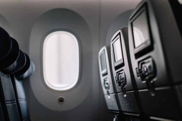 A e dini pse avionët kanë dritare të rrumbullakosura?