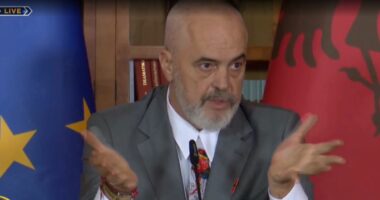 “Biznesi i vogël paguan zero taksa”, Rama: Ndryshojmë nga e djathta, rrimë në mes me zemrën majtas!
