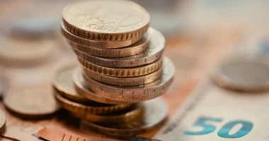 Qeveria spanjolle planifikon të rrisë pagën minimale me 4%