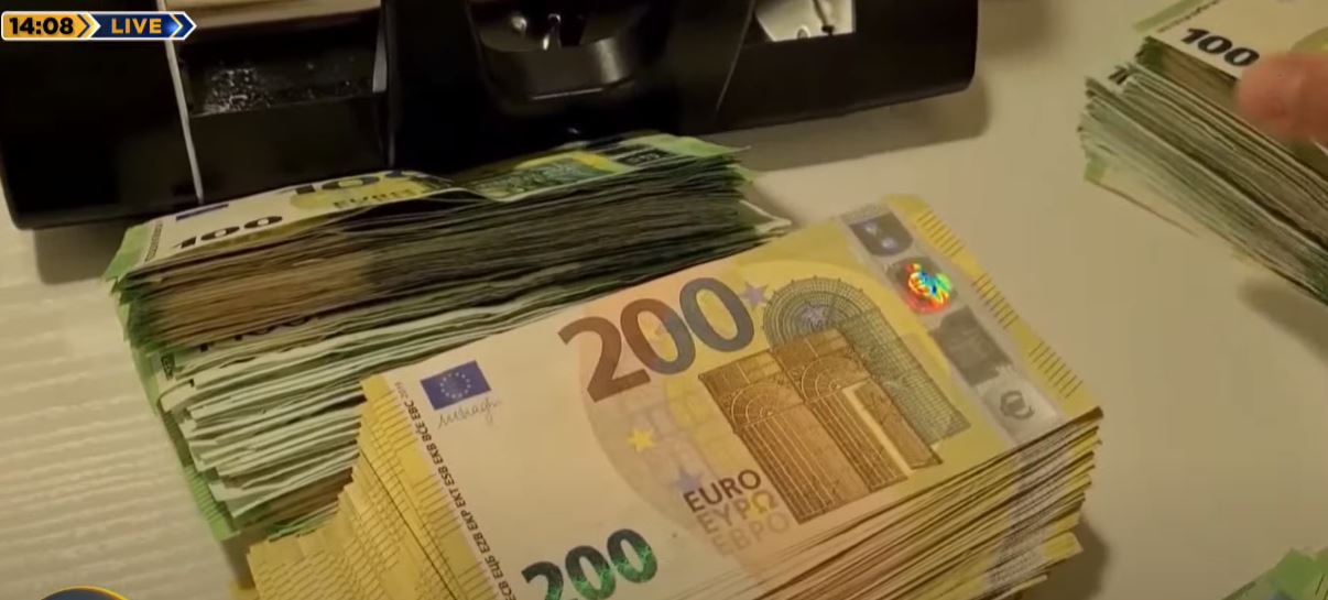 Leku vijon të “rrëzojë” valutat/ Euro zhvlerësohet më tej, në rënie dollari dhe stërlina