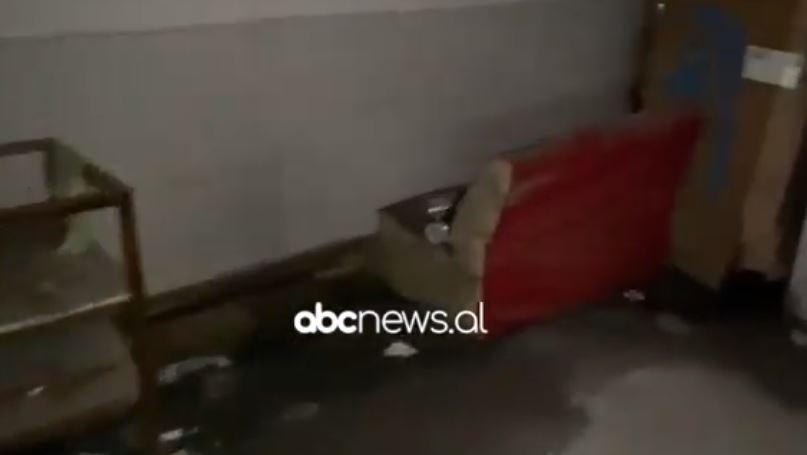 Braktisi foshnjën në bodrumin e një pallati në Tiranë, nëna shoqërohet në polici