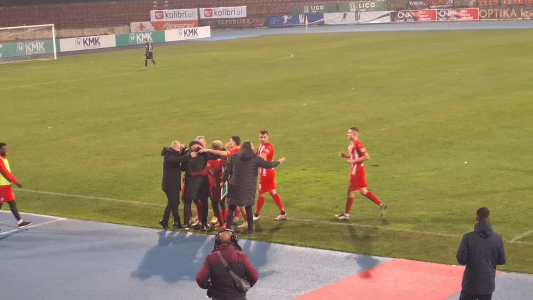 VIDEO/ Skëndërbeu dyfishon shifrat, korçarët kërkojnë me patjetër fitoren