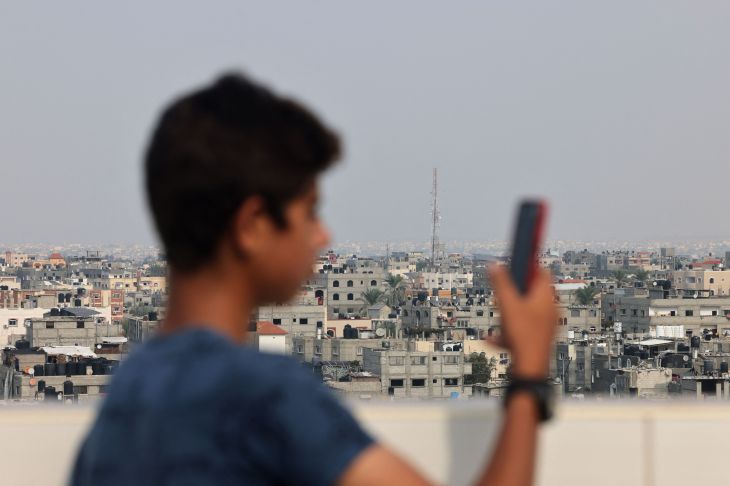 Rikthehen pjesërisht shërbimet e komunikimit në Gaza