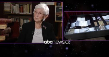 Rrëfehet vajza e Vedat Kokonës: Babai ishte punëtor, solli në gjuhën shqipe mbi 15 mijë vargje nga poezia botërore