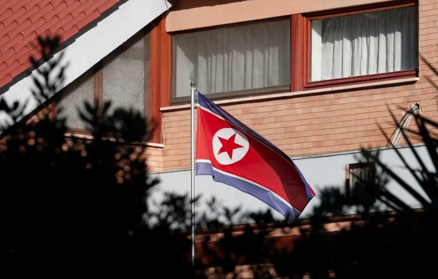 Koreja e Veriut konfirmon mbylljen e disa misioneve diplomatike