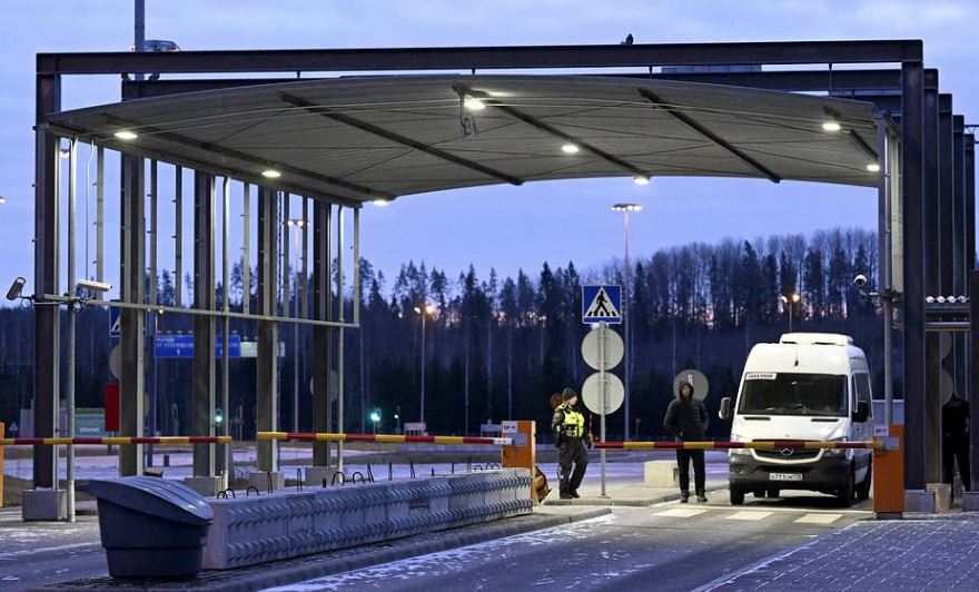 Finlanda nuk përjashton mundësinë e mbylljes së gjithë kufirit me Rusinë