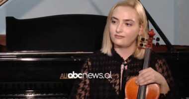 E rrallë/ Violinistja shqiptare bëhet koncertmaestre që në moshën 23-vjeçare: Goxha përgjegjësi