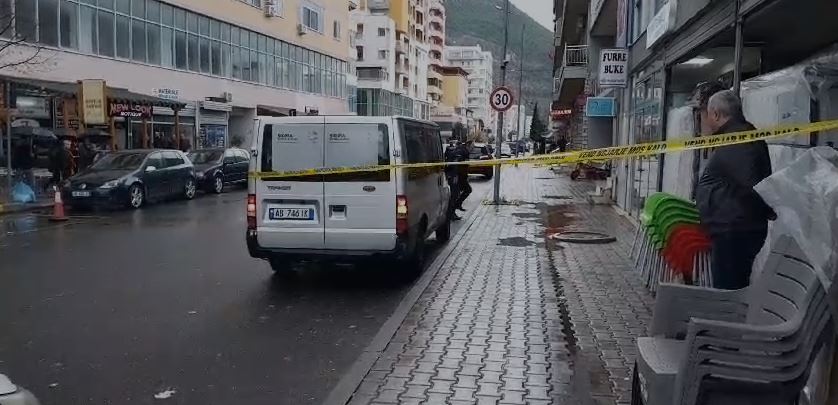 VIDEO/ Të shtënat me armë zjarri në Lezhë, i plagosuri shoferi i një furgoni, u përfshi në një konflikt të çastit