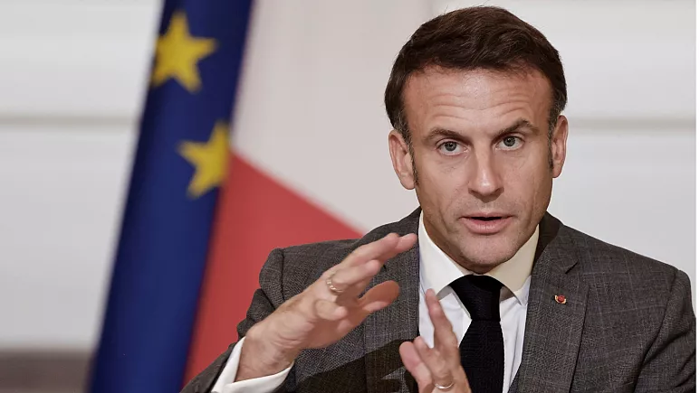 Macron takohet me krerët fetarë të Francës