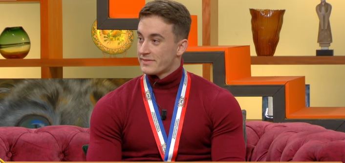 Nga nënpeshë në kampion ‘bodybuilding’, i riu shqiptar fiton medaljen e artë në Spanjë: U ndjeva krenar
