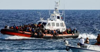 Shpëtohen 40 emigrantë pranë brigjeve të Lampeduzës