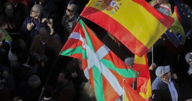 170 mijë persona në shesh kundër Sanchez, kundërshtohet amnistia për separatistët