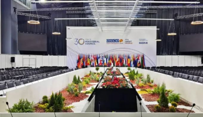 Samiti i OSBE-së në Maqedoninë e Veriut, Ukraina paralajmëron bojkot nëse merr pjesë ministri i Jashtëm rus