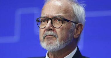 Presidenti i BIE, Werner Hoyer viziton për herë të parë Ukrainën që nga fillimi i luftës