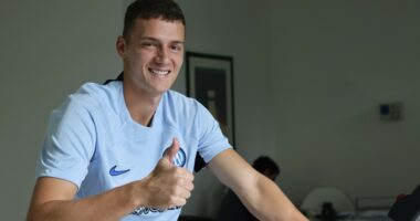 Mungon ndaj sfidës në Champions League, Pavard karikon “zikaltërit”