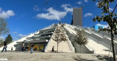 Piramida në Tiranë: Dikur muze për Enver Hoxhën, sot qendër e teknologjisë