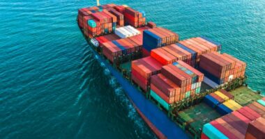 Anija izraelite goditet nga një dron iranian