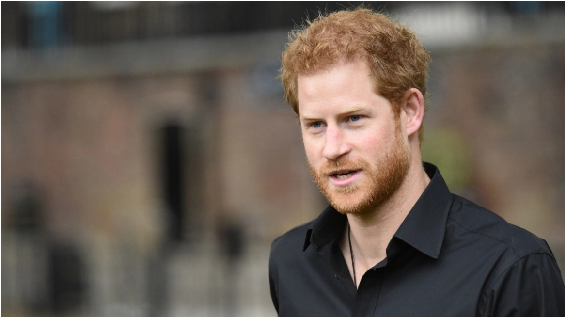 Princi Harry dërgon redaktorin e Daily Mail në bankën e të akuzuarve