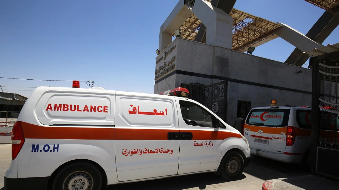 Gjashtë ambulanca me të plagosur kaluan nëpërmjet vendkalimit Rafah