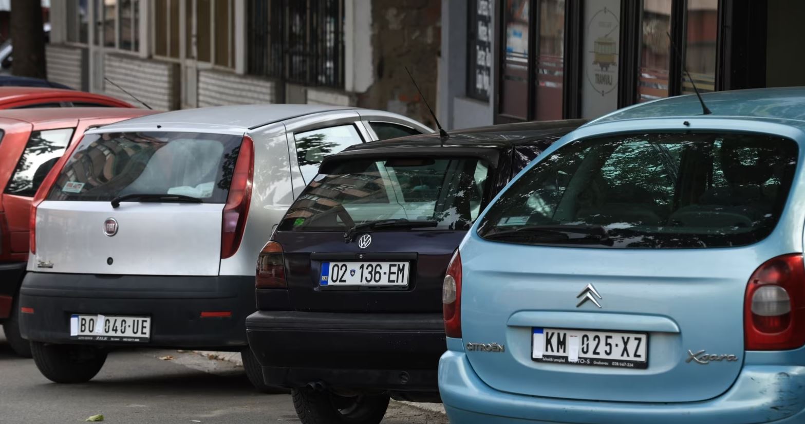 Kërkohet sërish shtyrja e afatit për riregjistrimin e makinave në veri