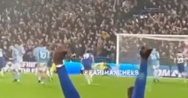 VIDEO/ Pamje të pashpjegueshme, lojtari i City feston barazimin e Chelsea