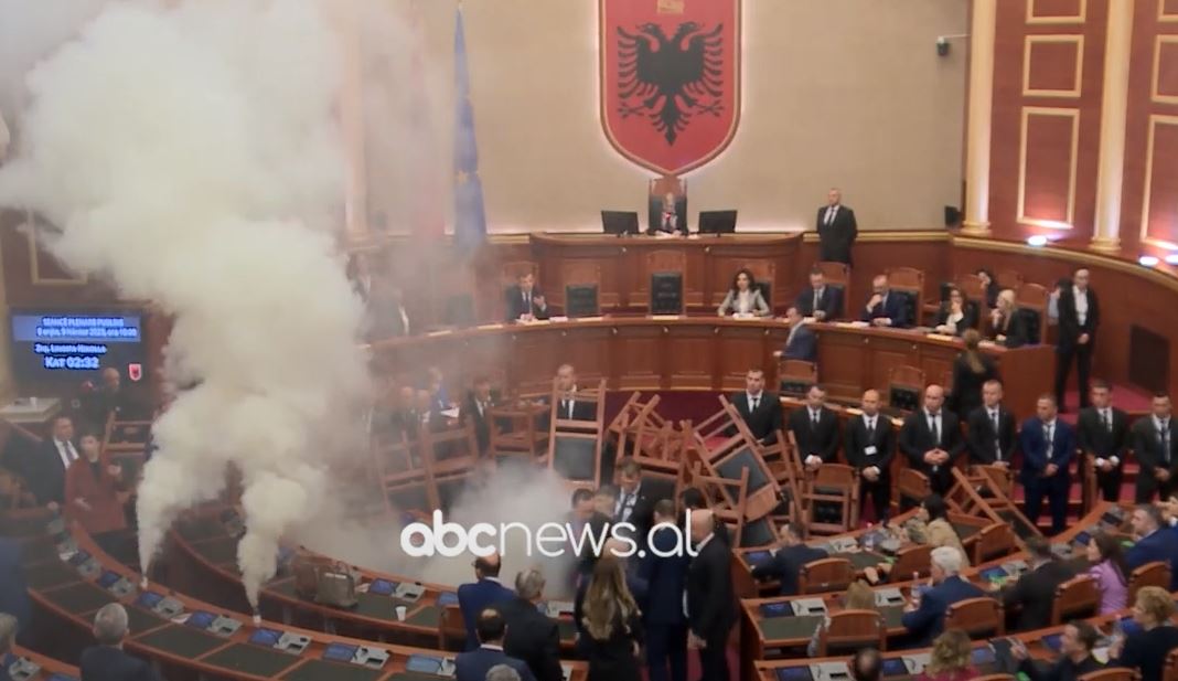 Buxheti “në tym”/ Berisha paralajmëron kaos sot në Kuvend, Garda rrethon deputetët