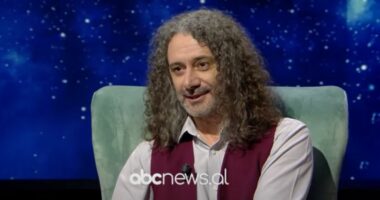 “Nënat me shumë fëmijë merrnin dekoratë”, Çunga zbulon “të fshehtat” e realizimit socialist: Ekzistonte edhe taksa e beqarisë